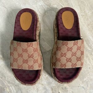 Gucci Angelina GG Canvas Flatform Slide Sandals Size 38 w/ Box